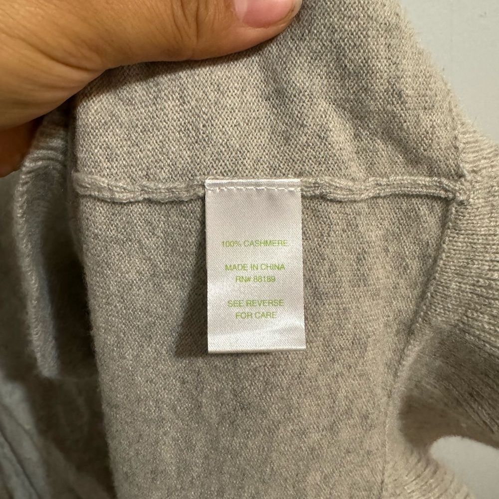 Lilly Pulitzer 100% Cashmere cardigan - Picture 2 of 4